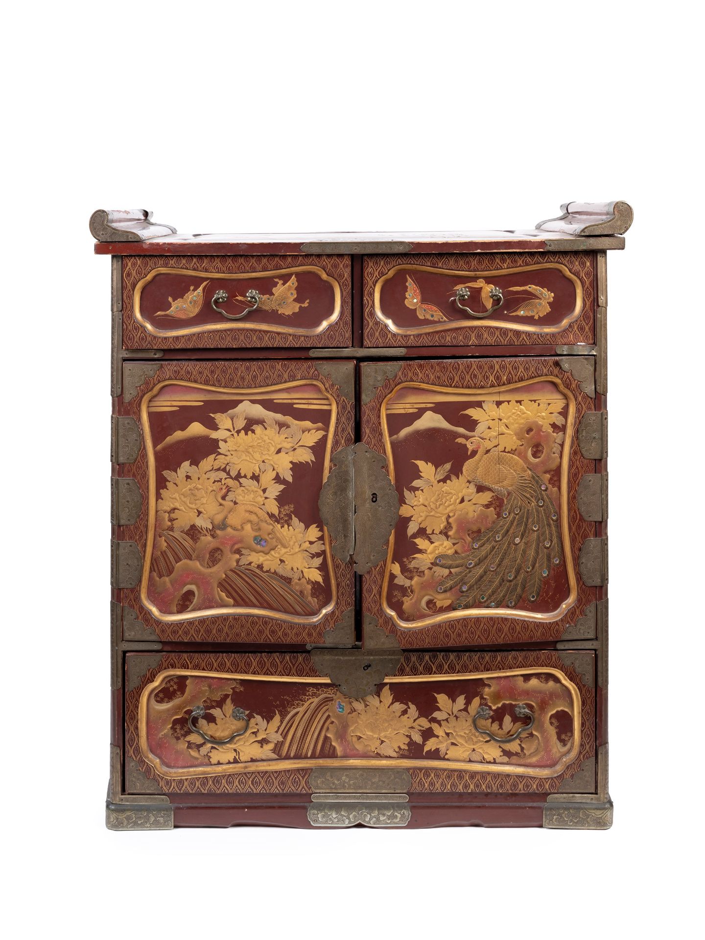 A LACQUERED CABINET, Japan, Meiji period (1868-1912)