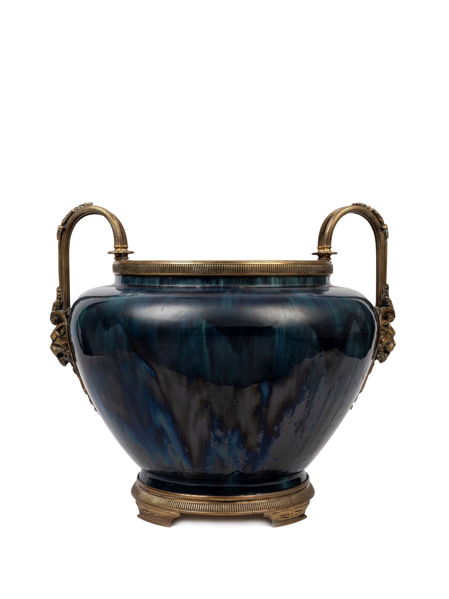 A LARGE PORCELAIN BOWL MOUNTED IN GILT BRONZE, France, 19th / 20th century