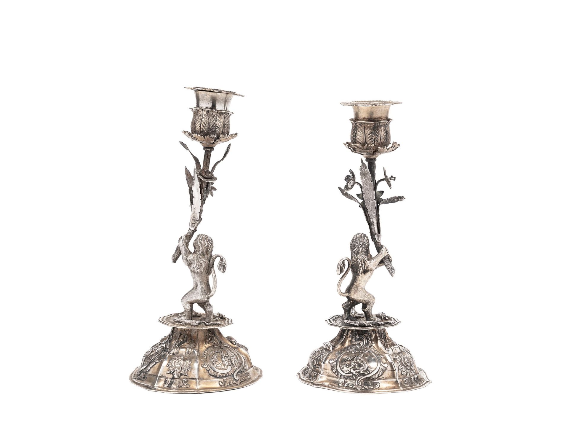 A PAIR OF JEWISH SILVER CANDELSTICKS, Austro-Hungarian Empire, early 19th century - Bild 2 aus 10