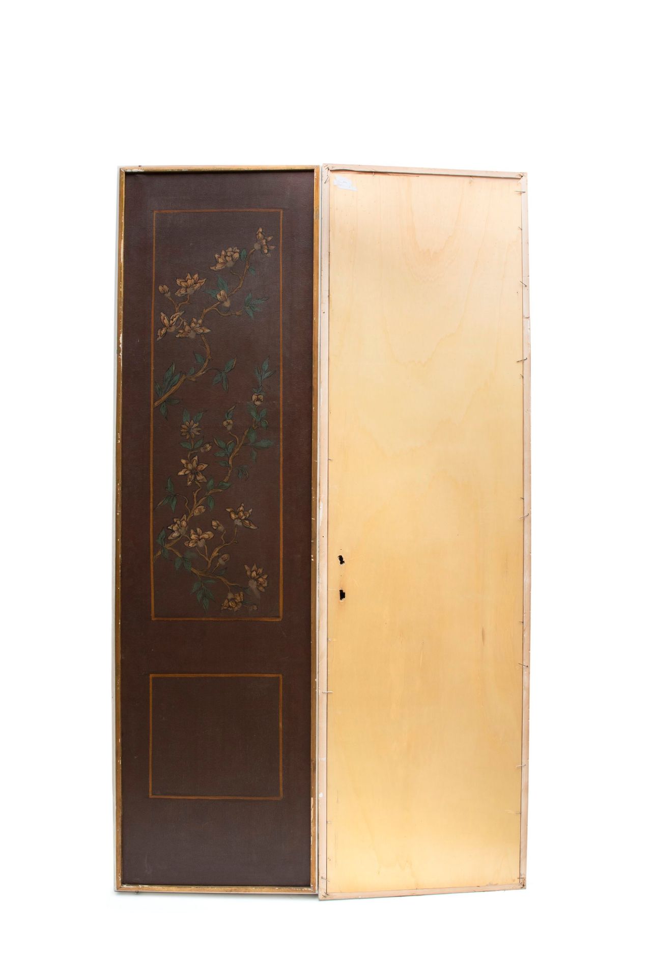 PAIR OF CHINOISERIE PAINTED LEATHER PANELS, 18th/19th century - Bild 2 aus 2