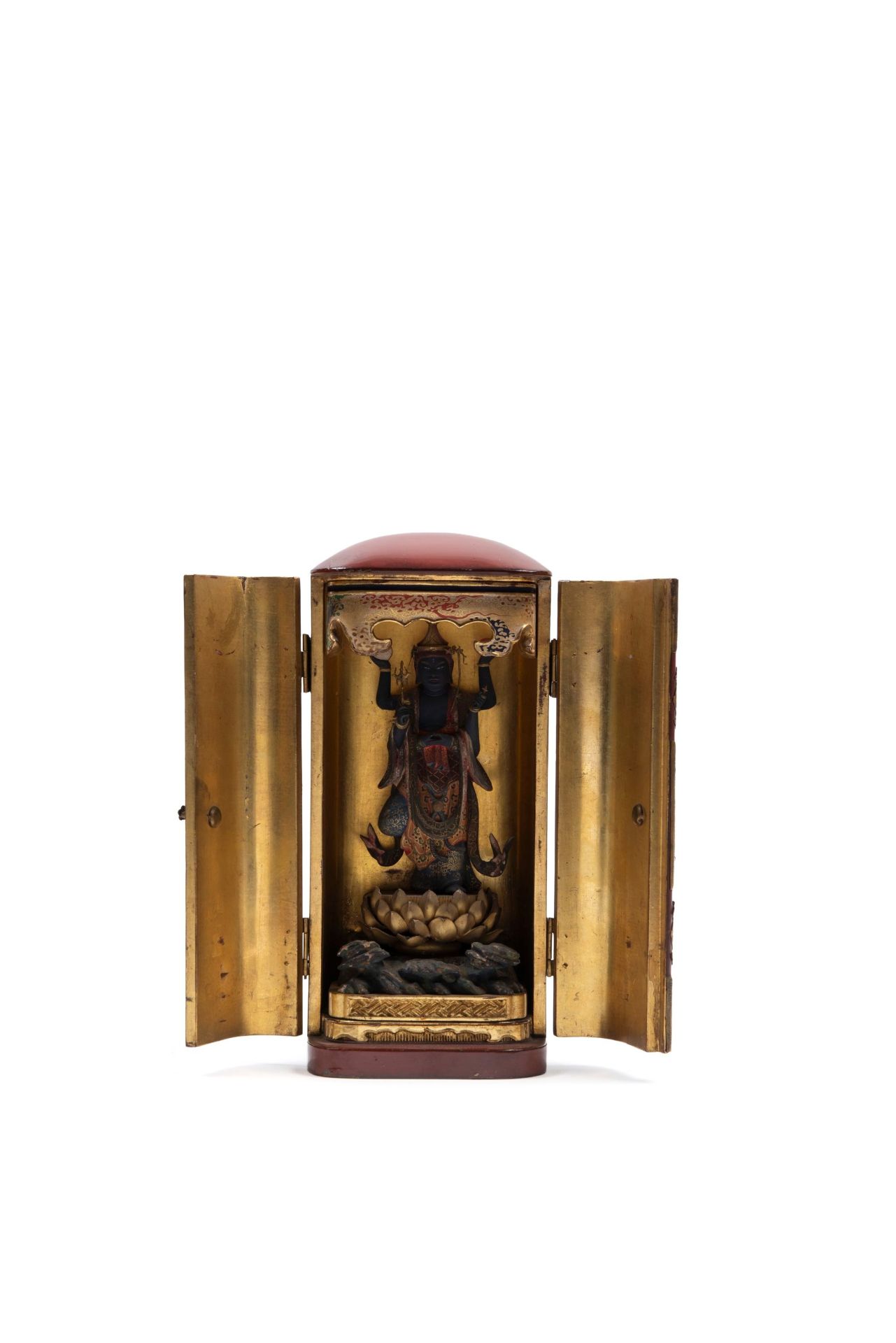 TRAVEL BUDDHIST SHRINE IN RED AND GOLD LACQUER, Japan, Meiji period (1868-1912)