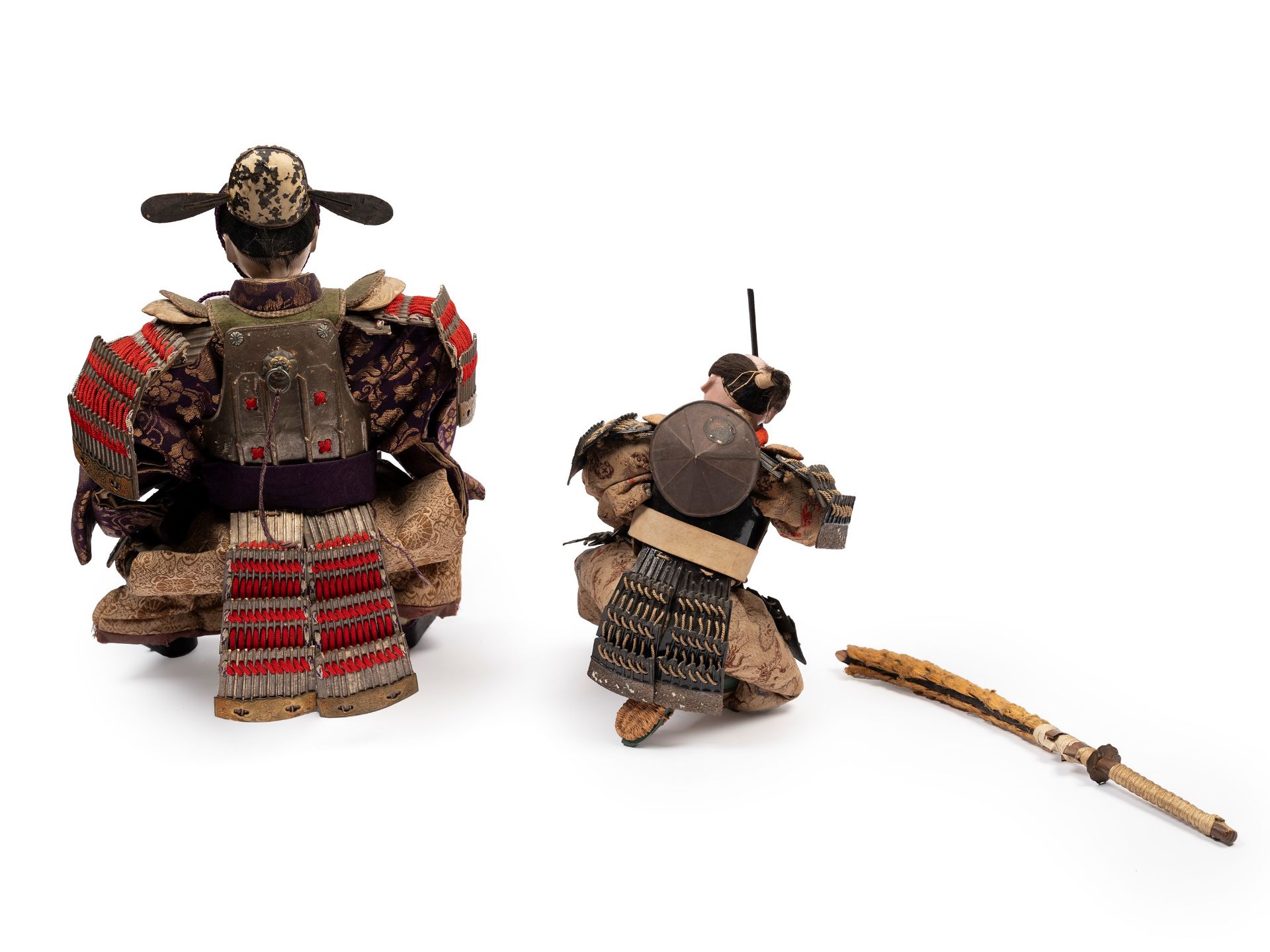 TWO DOLLS AND A SMALL KATANA, Japan, Meiji period (1868-1912) - Bild 2 aus 2
