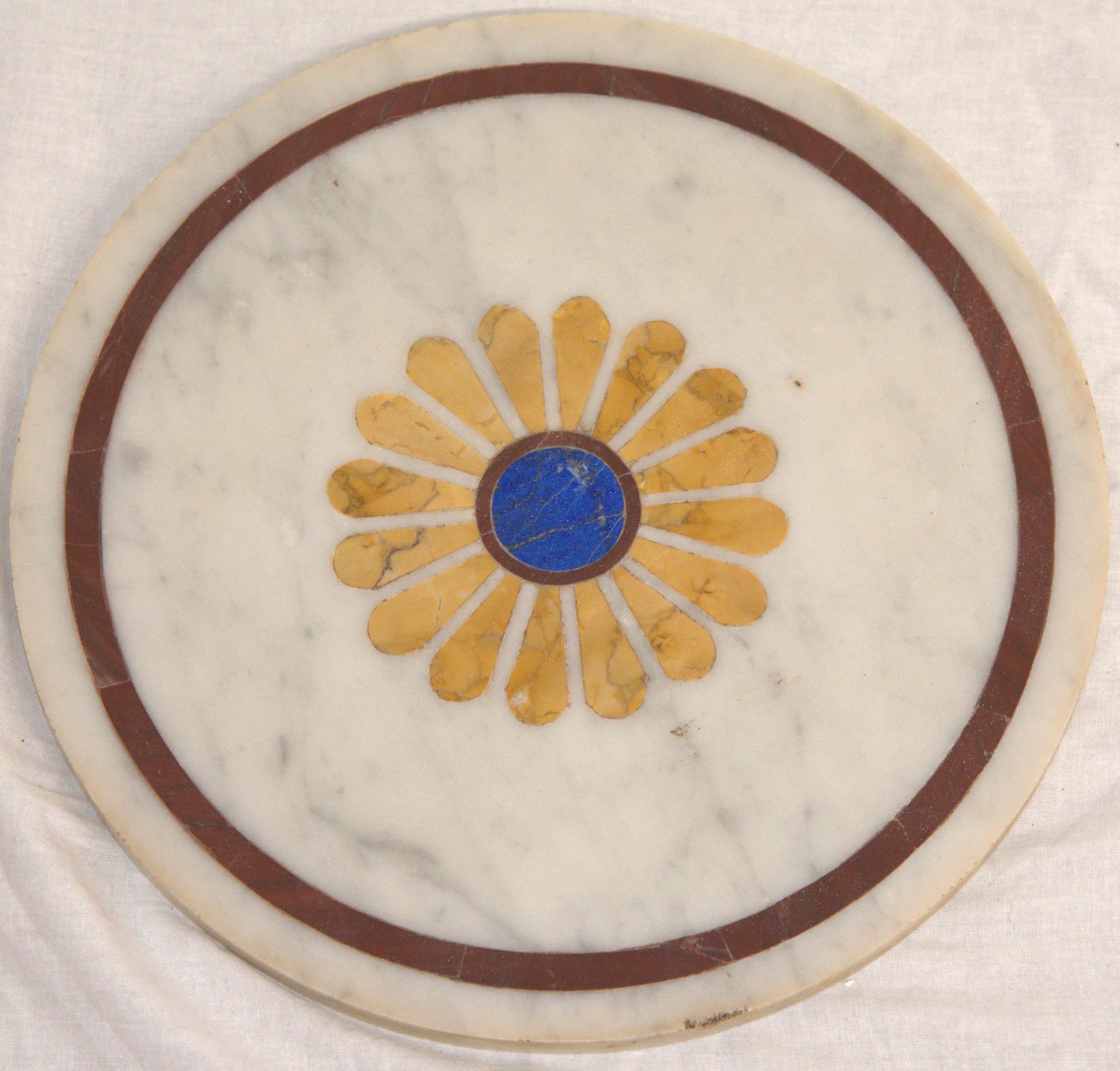 A PAIR OF LARGE BRONZE TABLES WITH MARBLE TOPS, 20th century - Bild 6 aus 7