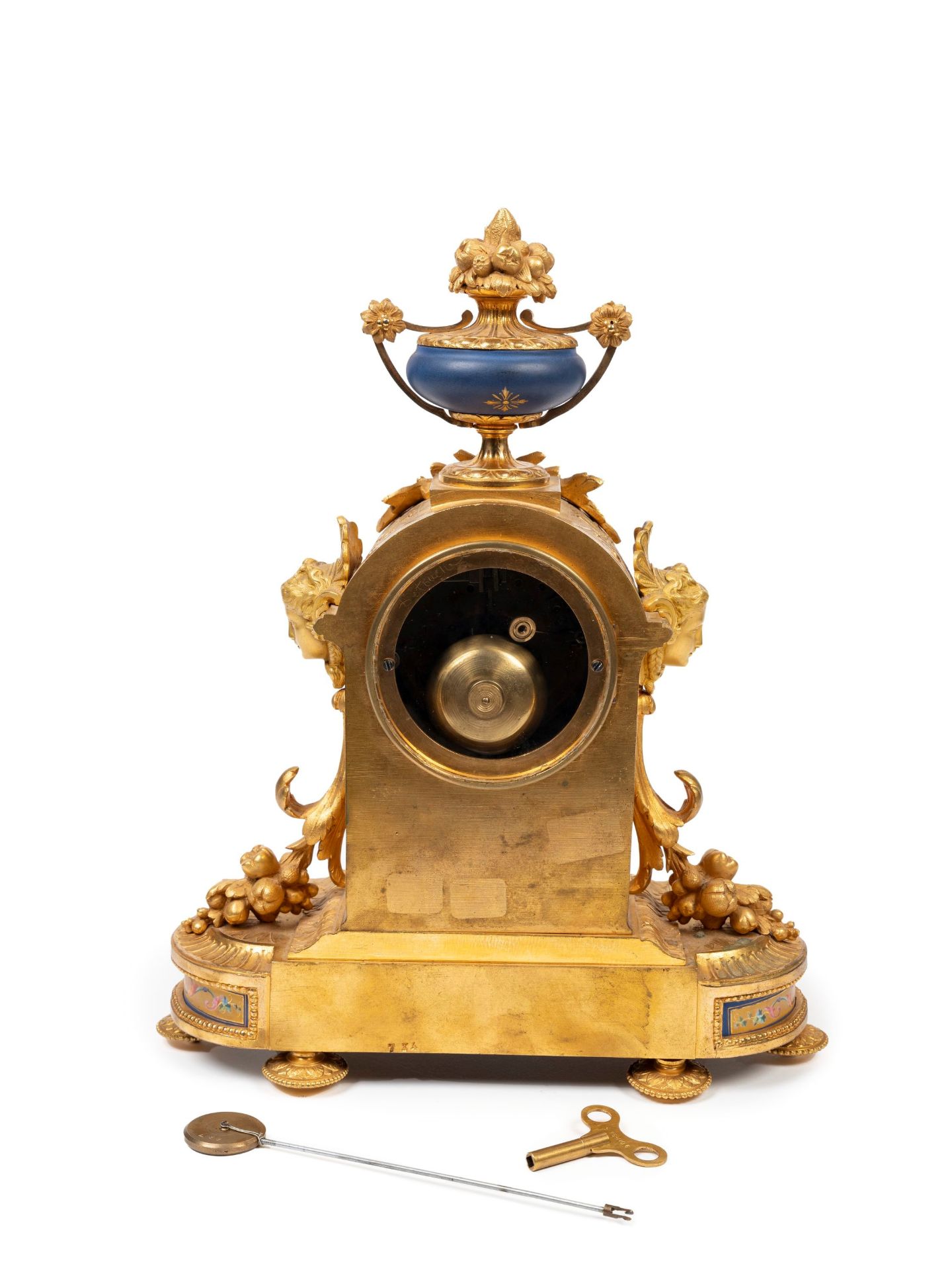 A GILT BRONZE TABLE CLOCK, France, 19th century - Bild 2 aus 2