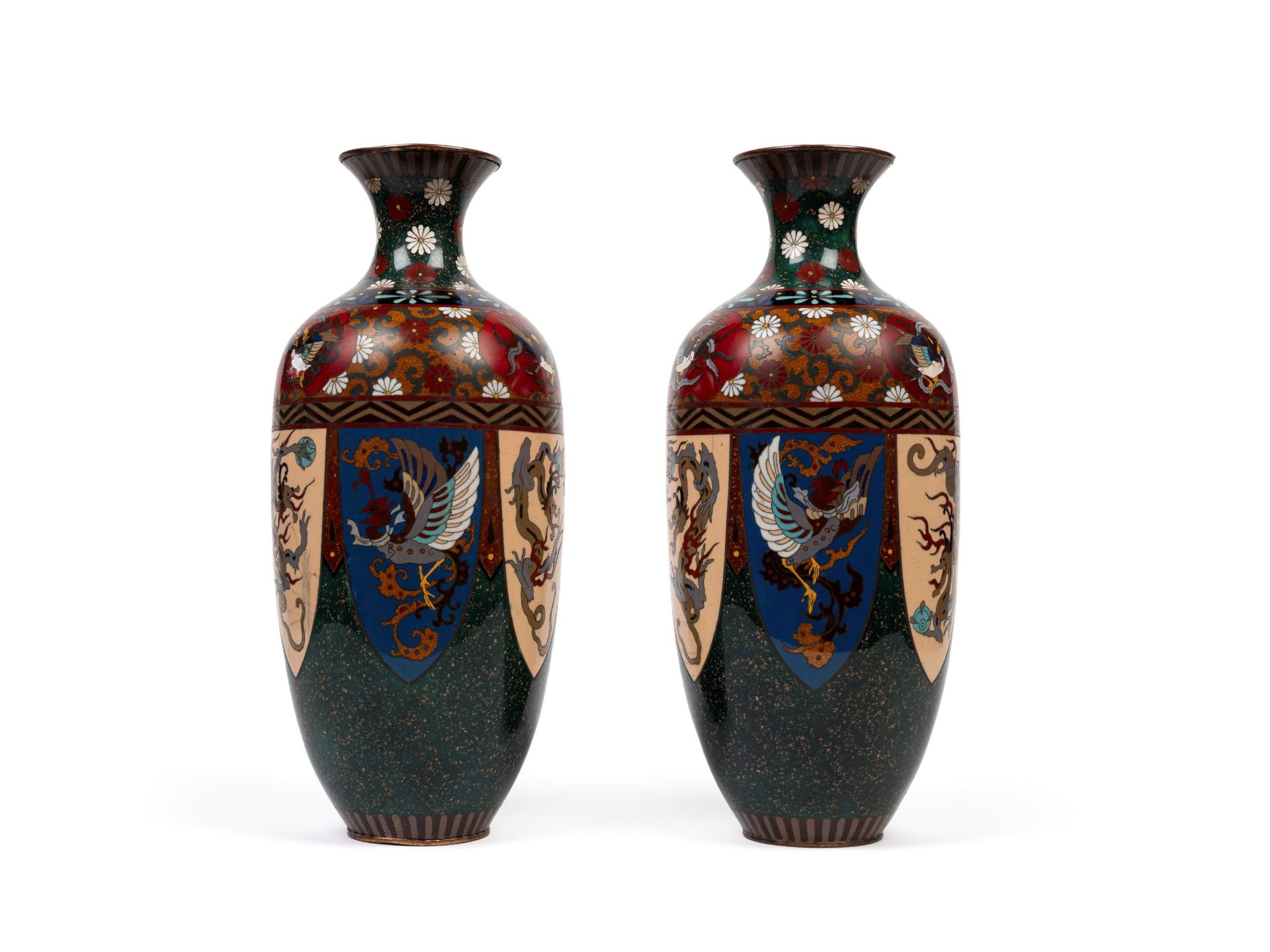 PAIR OF CLOISONNÃ‰ VASES, Japan, Meiji period (1868-1912) - Bild 2 aus 3