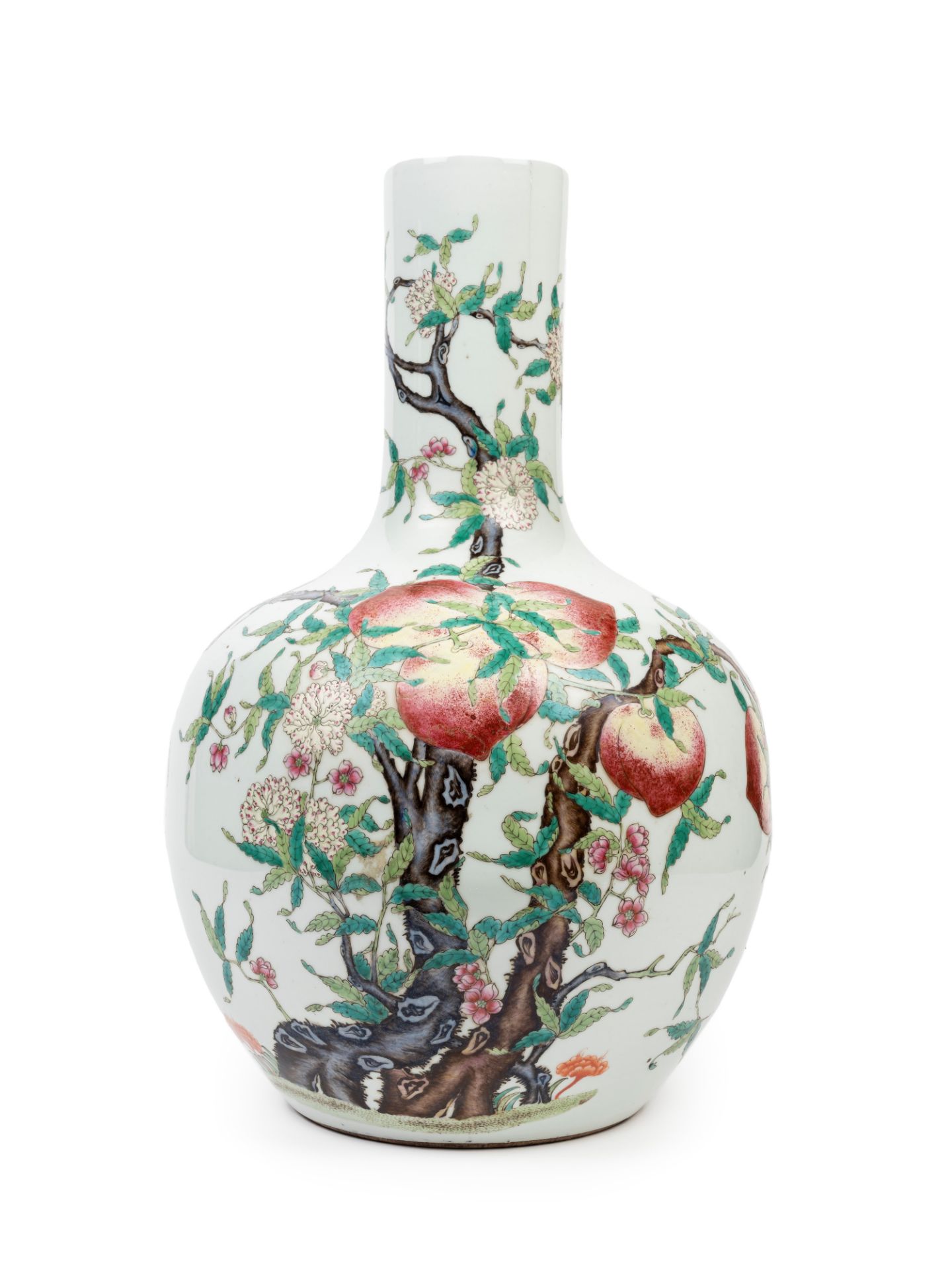 A FAMILLE ROSE PORCELAIN VASE, China, 20th century
