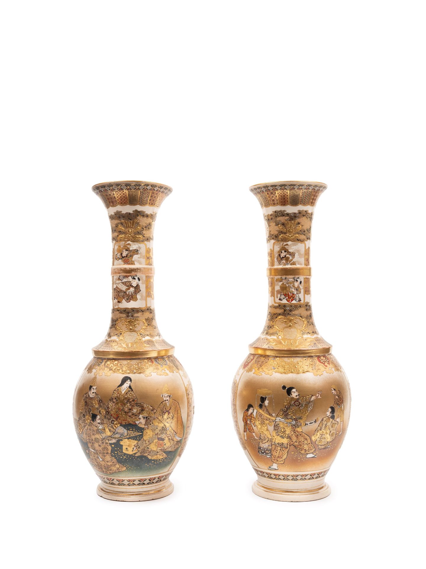 A PAIR OF SATSUMA VASES, Japan, Meiji period (1868-1912) - Bild 2 aus 3