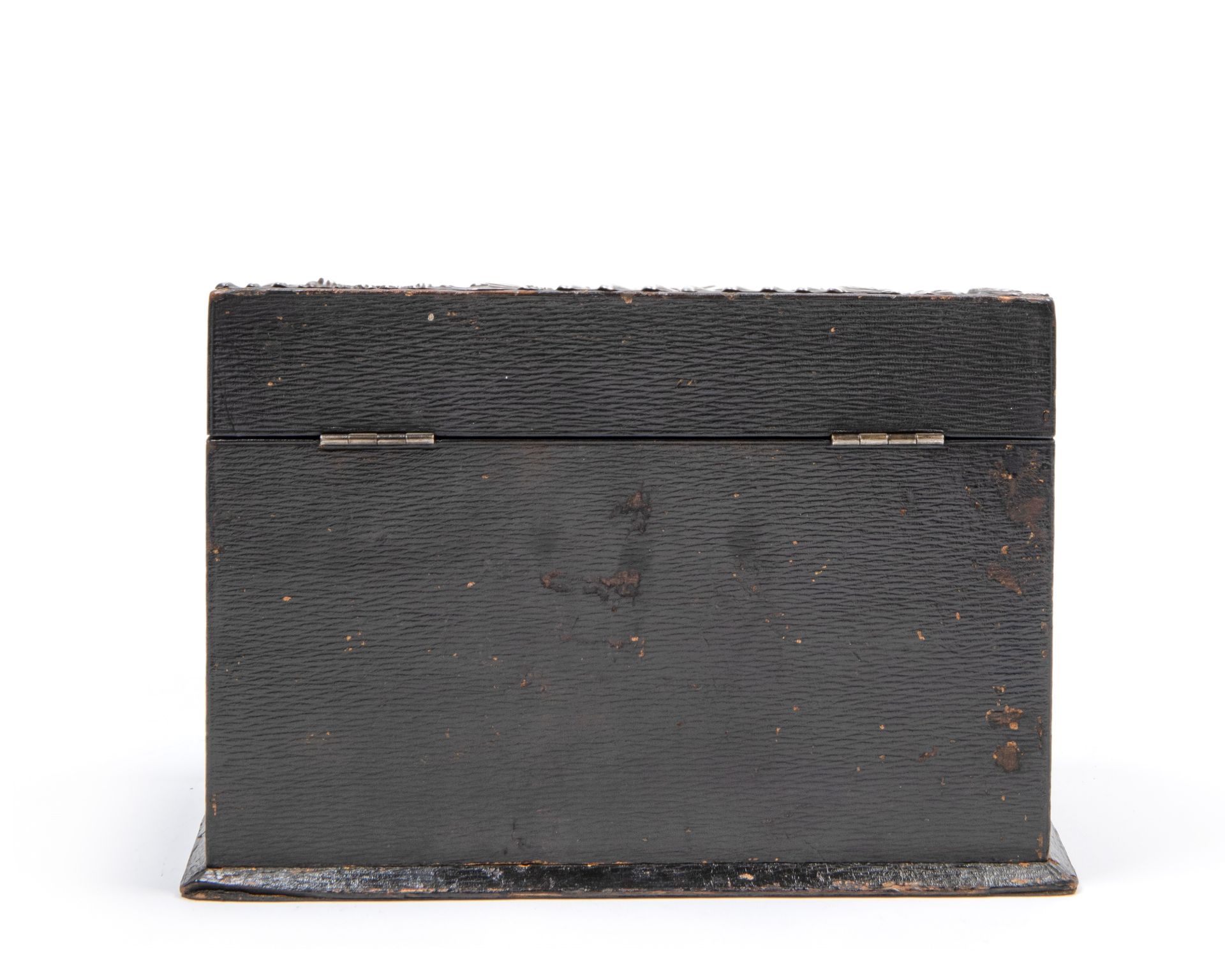 LEATHER LETTER HOLDER WITH EMBOSSED SILVER FRONT, London, early 20th century - Bild 2 aus 3