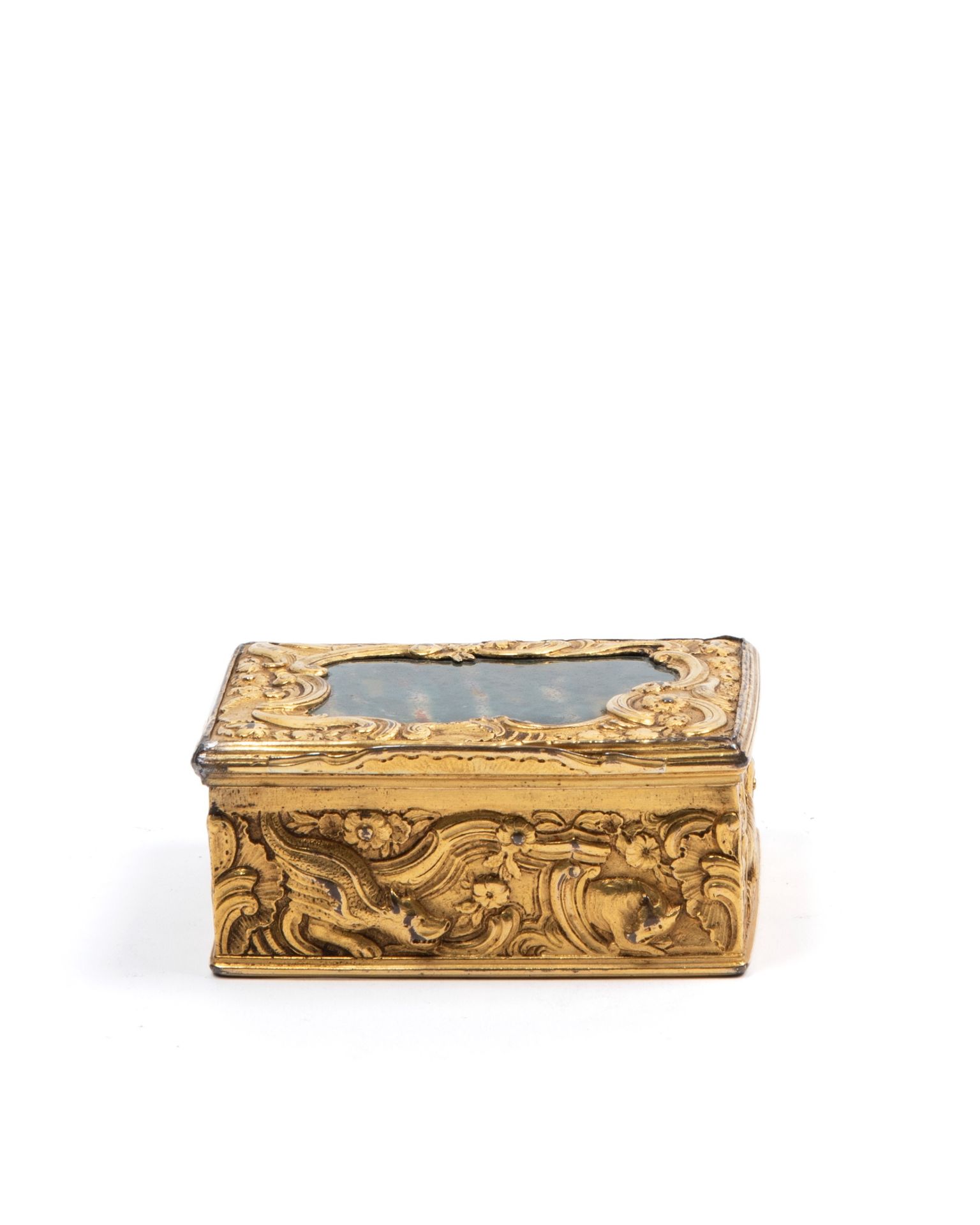 GILT COPPER SNUFFBOX, 18th century