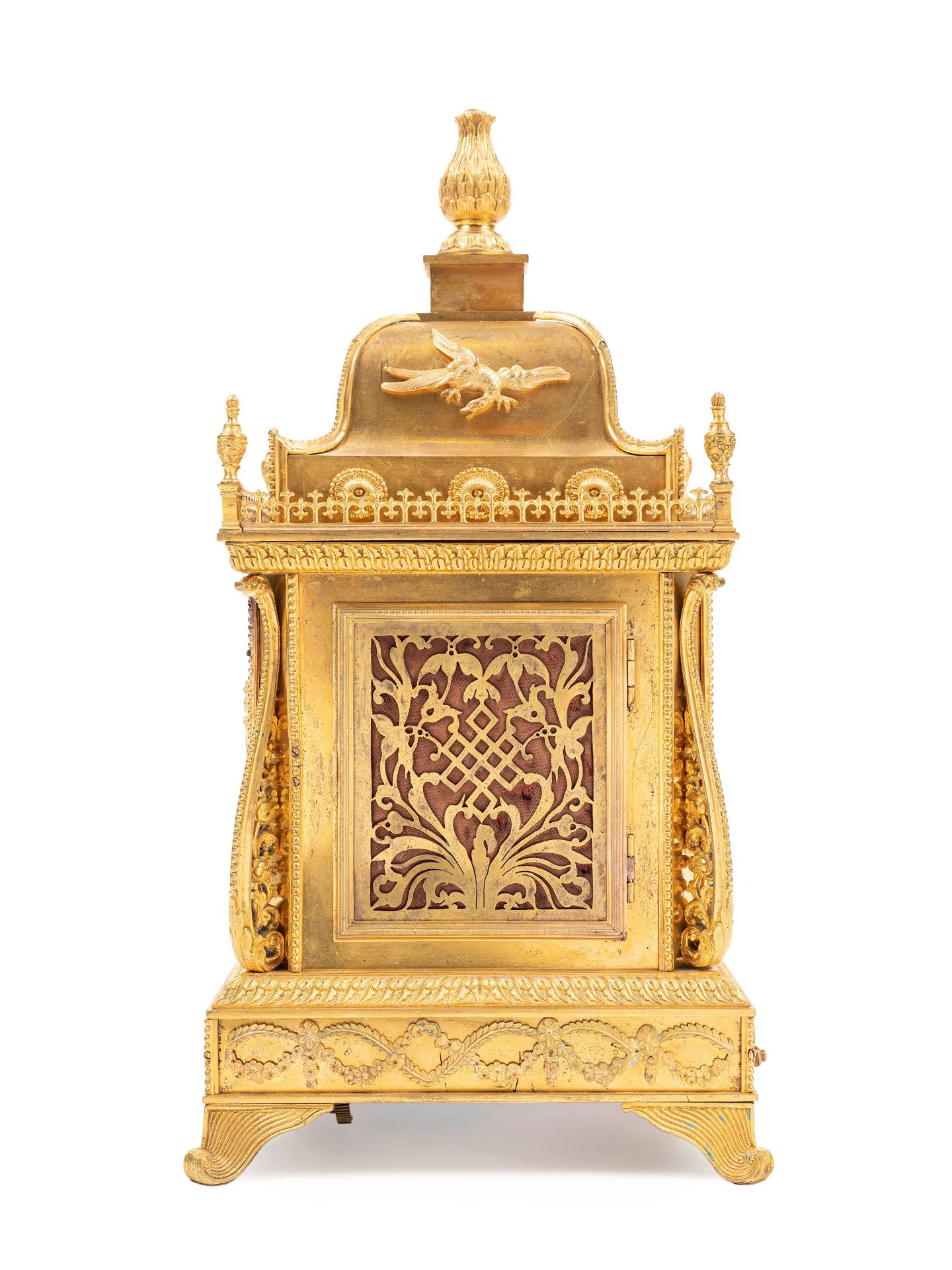 IMPORTANT CHINESE GILT-BRONZE CLOCK WITH ENAMEL PLAQUES, China, Guangzhou, late 18th / early 19th ce - Bild 3 aus 6