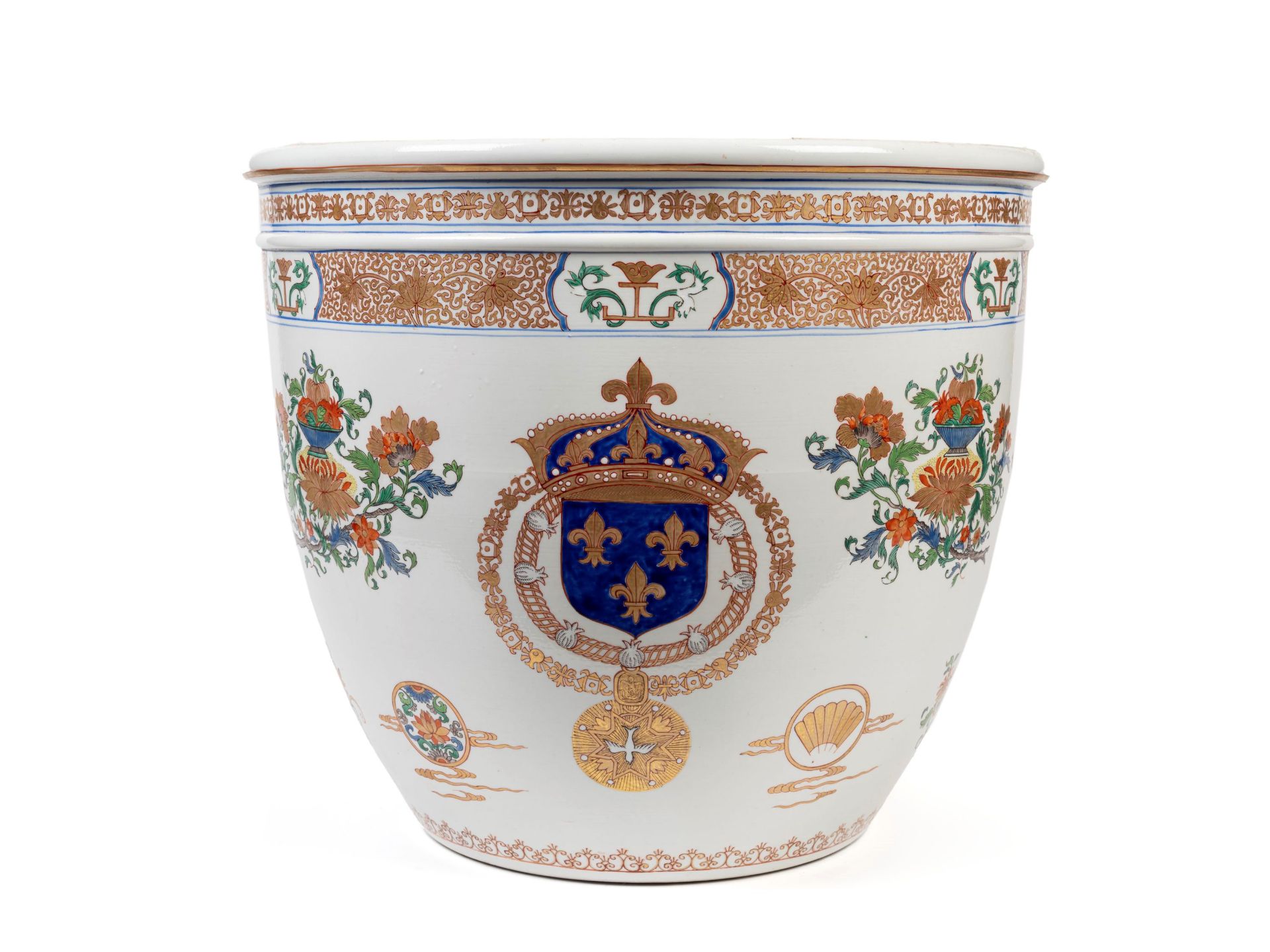 ARMORIAL "ROYAL ARMS OF FRANCE" JARDINIÃˆRE IN POLYCHROME PORCELAIN, Samson Manufacture, 19th centur - Bild 2 aus 5