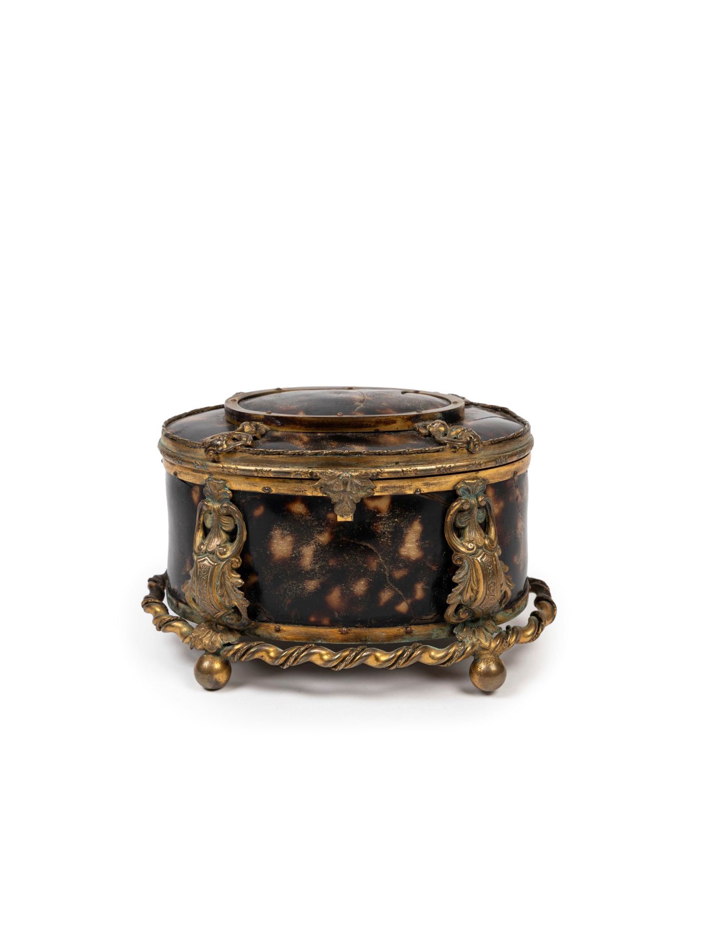 CASKET IN TORTOISESHELL AND GILT BRONZE, 19th century