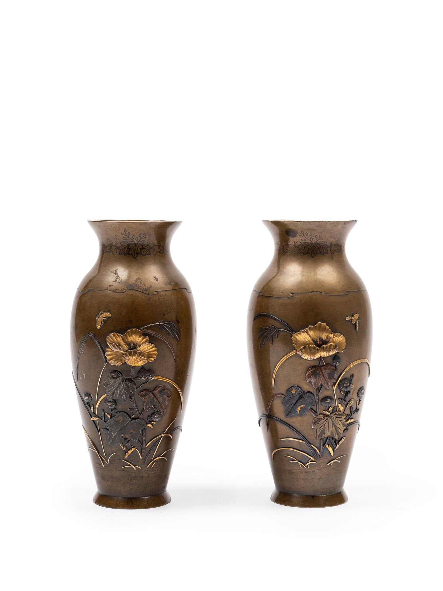 A PAIR OF BRONZE VASES, Japan, Meiji period (1868-1912)