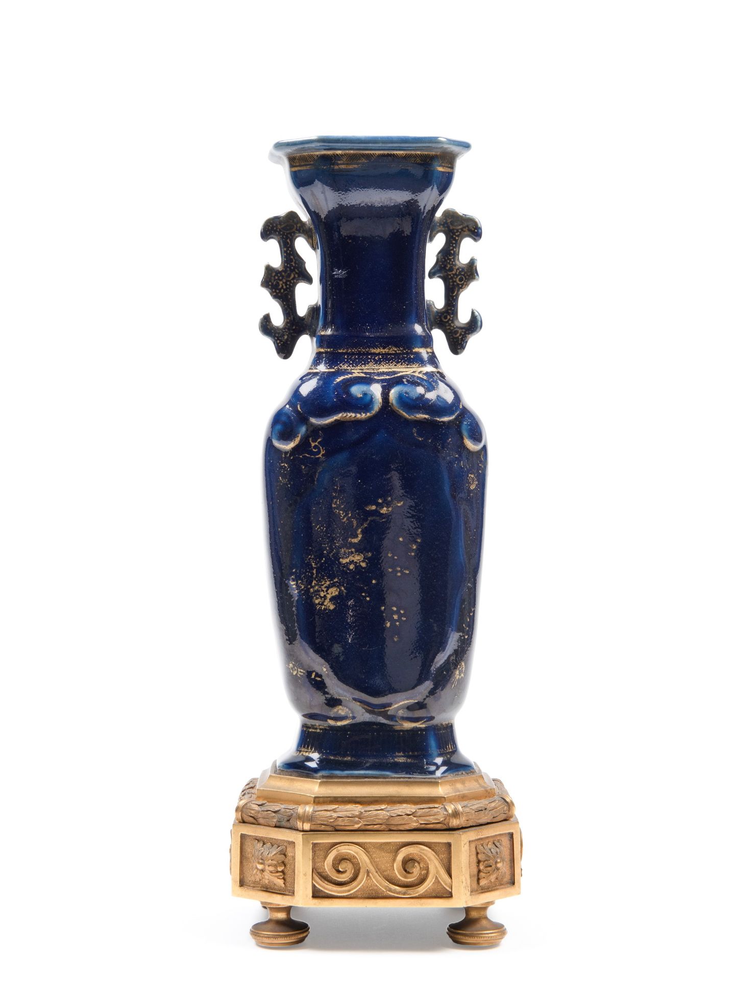 BLUE PORCELAIN VASE WITH GOLD DECORATIONS, Cina, dinastia Qing (1644-1911)
