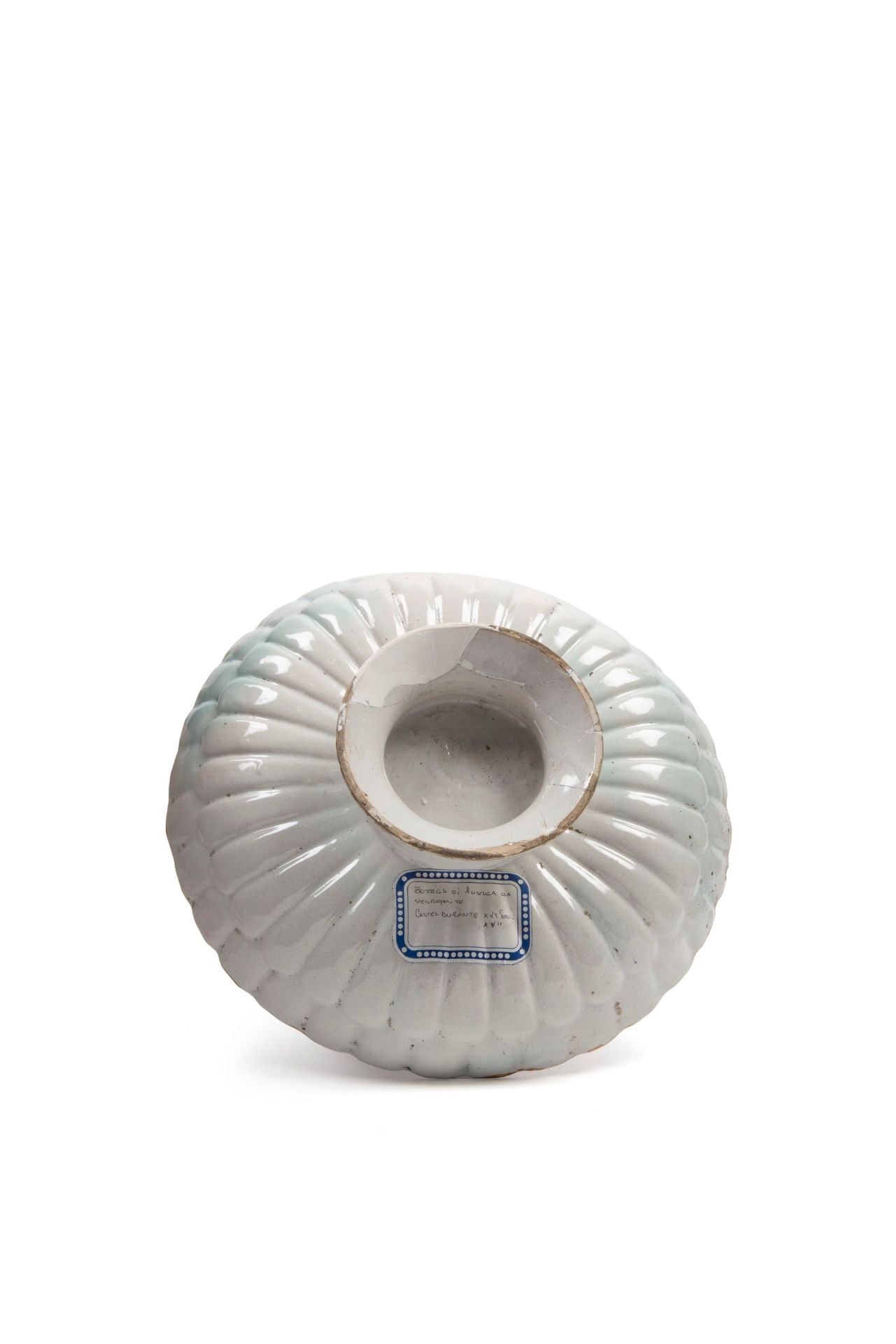 Polychrome maiolica tazza with lobed rim, Casteldurante, 16th /17th century - Bild 3 aus 3