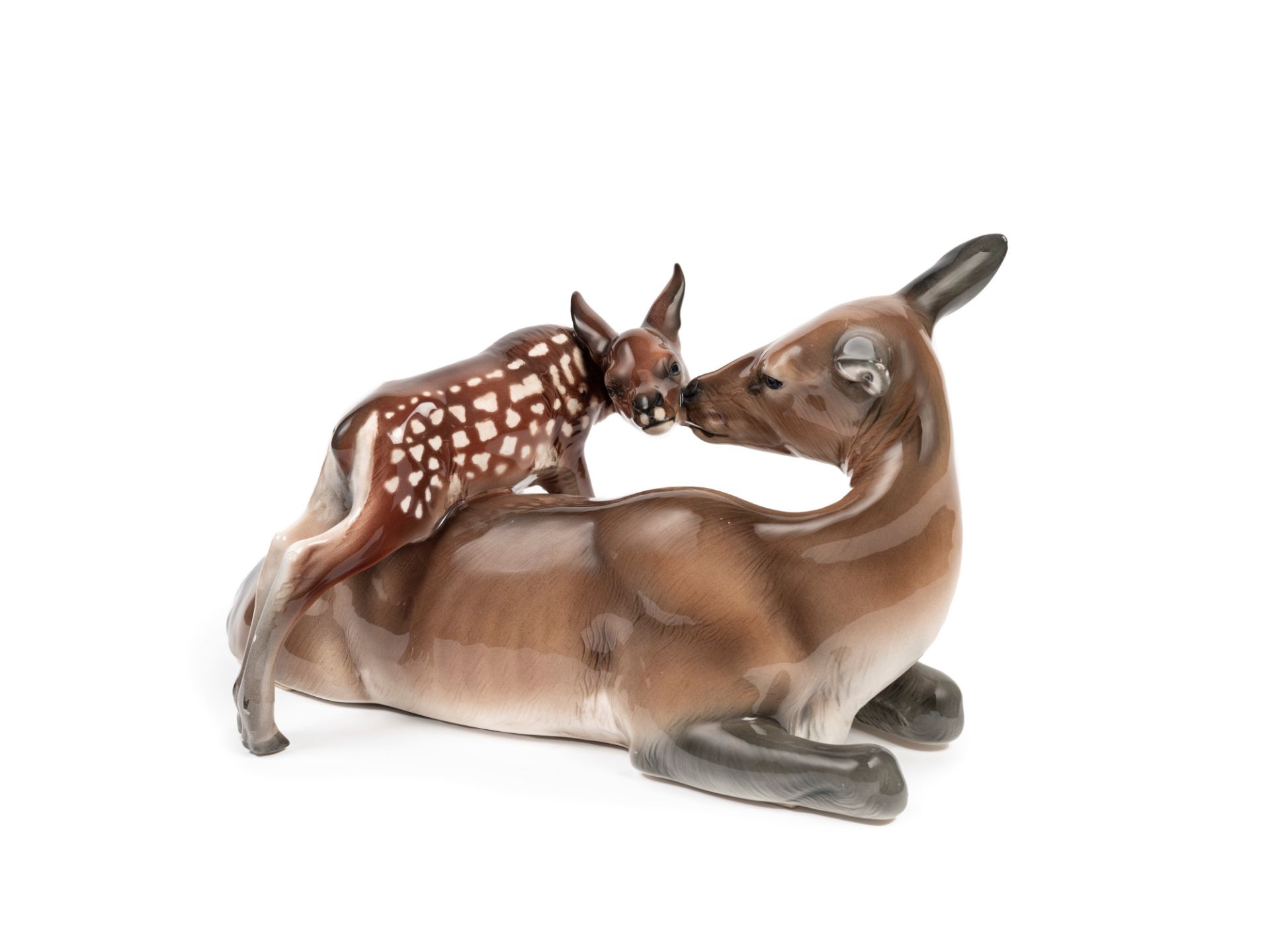 POLYCHROME EARTHENWARE SCULPTURE DEPICTING MOTHER DEER AND FAWN, Turin, 20th century - Bild 2 aus 3