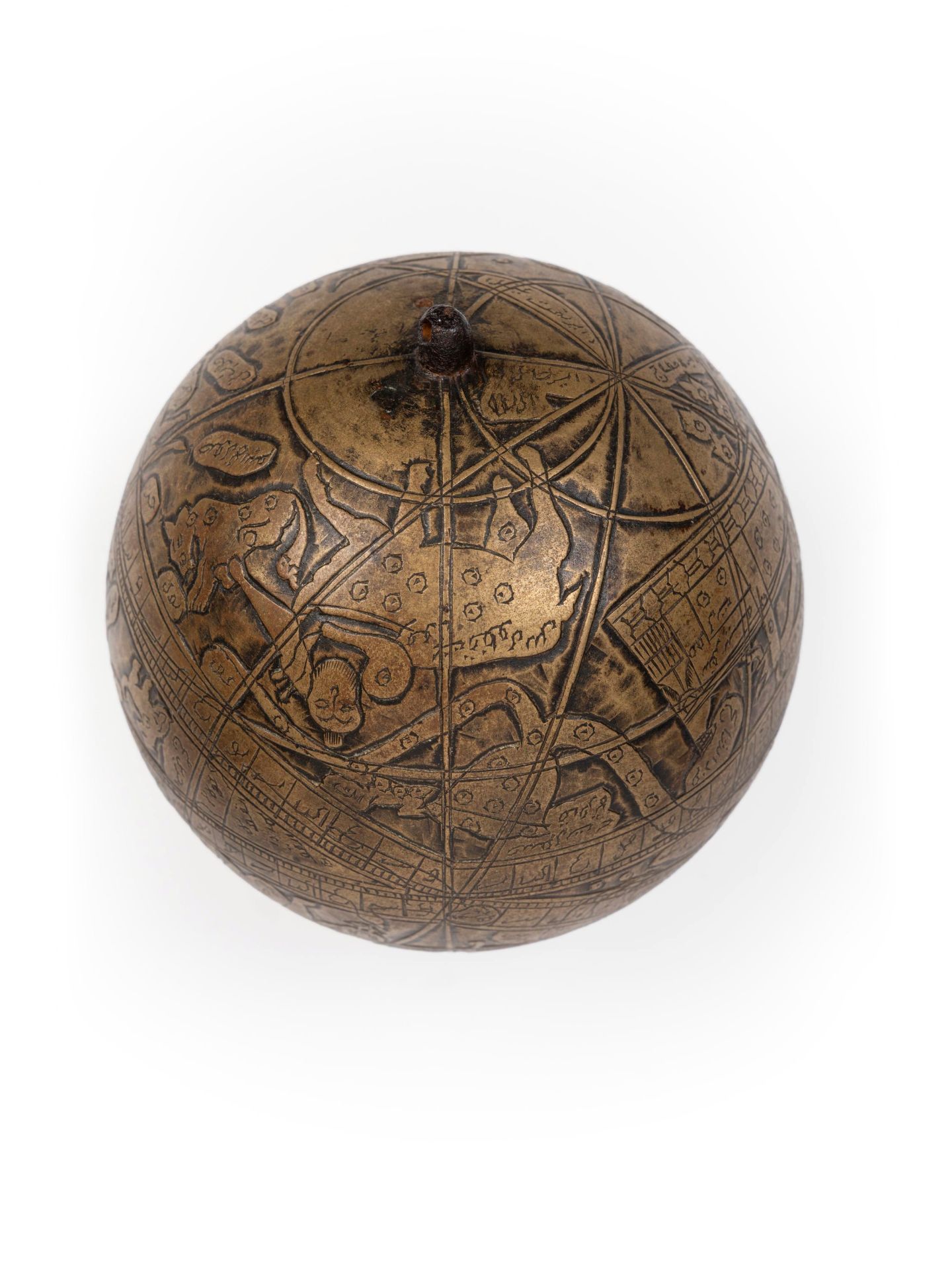 A BRASS CELESTIAL GLOBE, India, 18th/19th century - Bild 4 aus 4