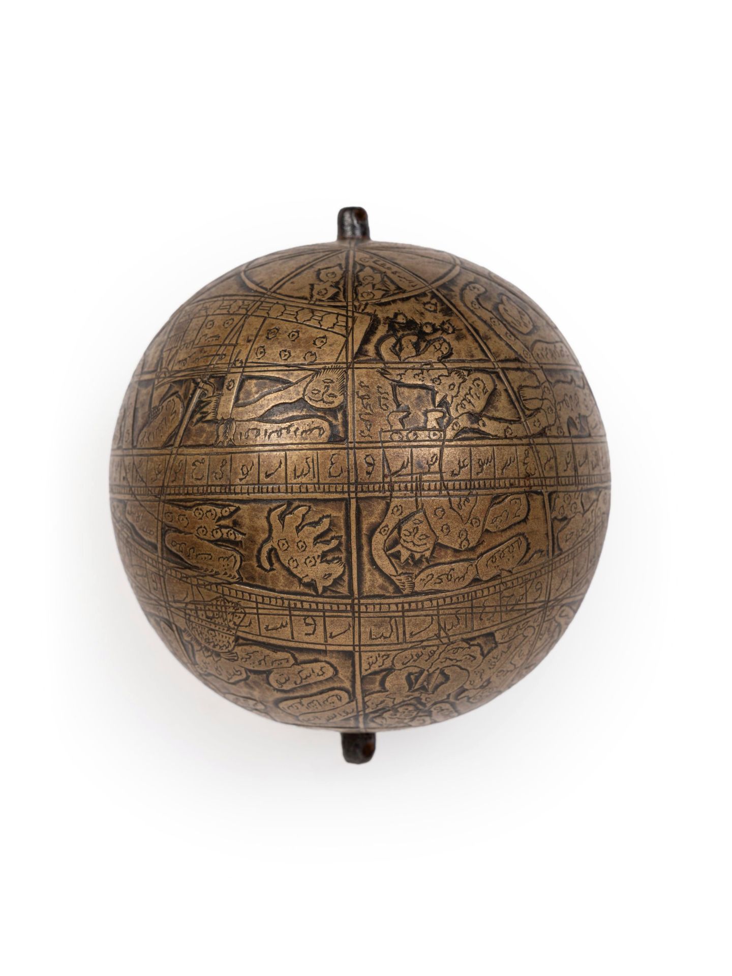 A BRASS CELESTIAL GLOBE, India, 18th/19th century - Bild 2 aus 4