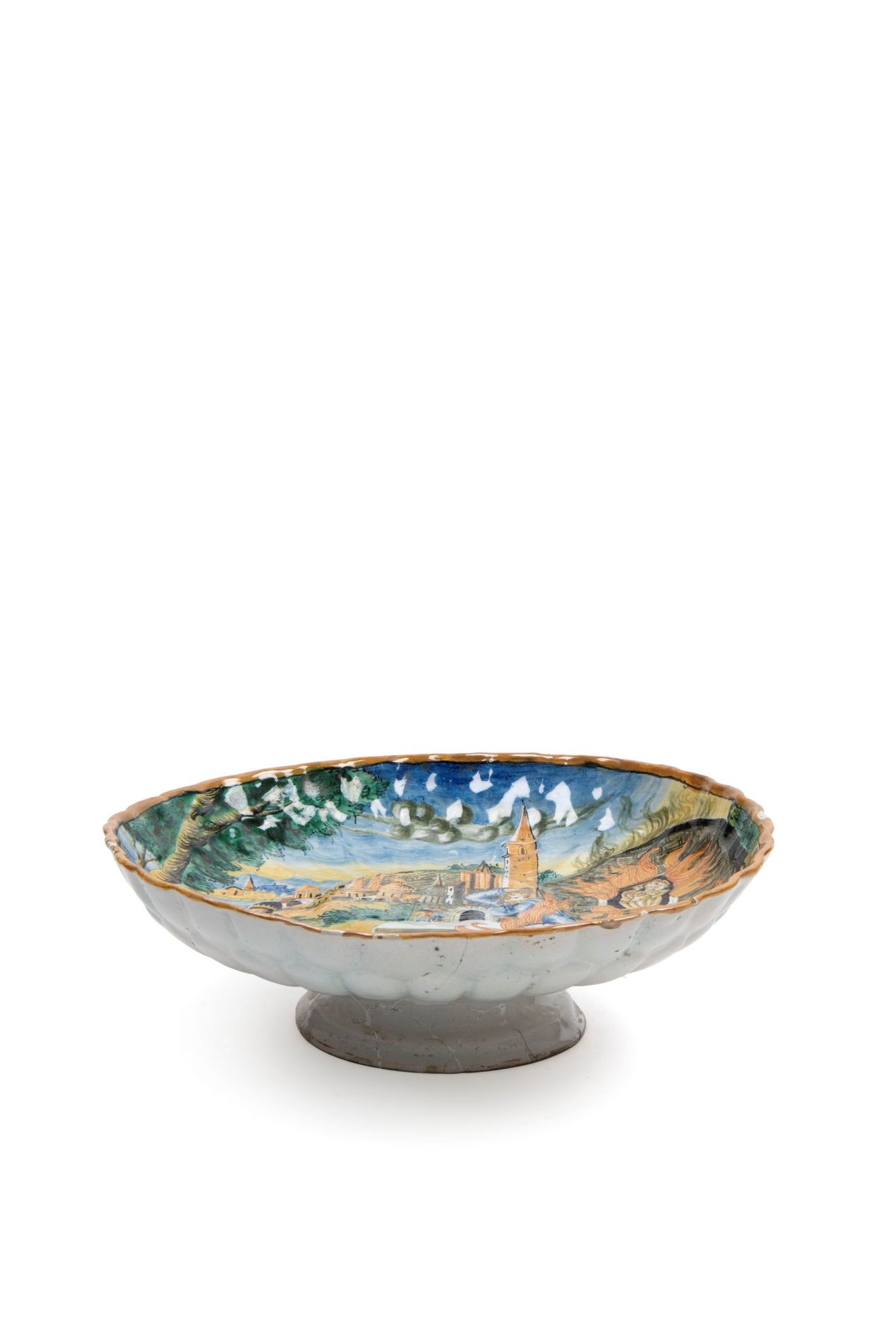 Polychrome maiolica tazza with lobed rim, Casteldurante, 16th /17th century - Bild 2 aus 3