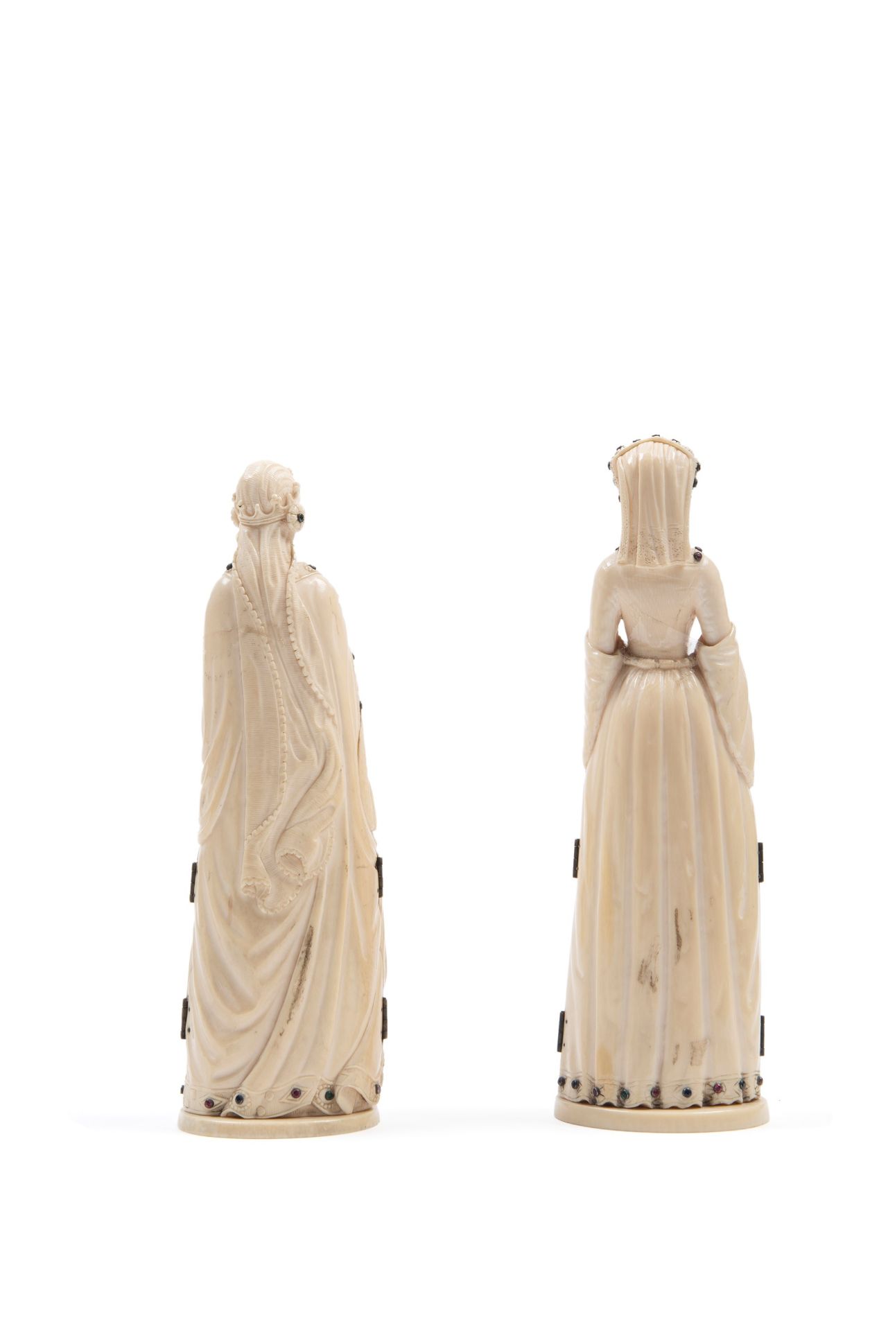 â˜¼TWO IVORY SCULPTURES DEPICTING NOBLEWOMEN, Dieppe School, 19th century - Bild 3 aus 3