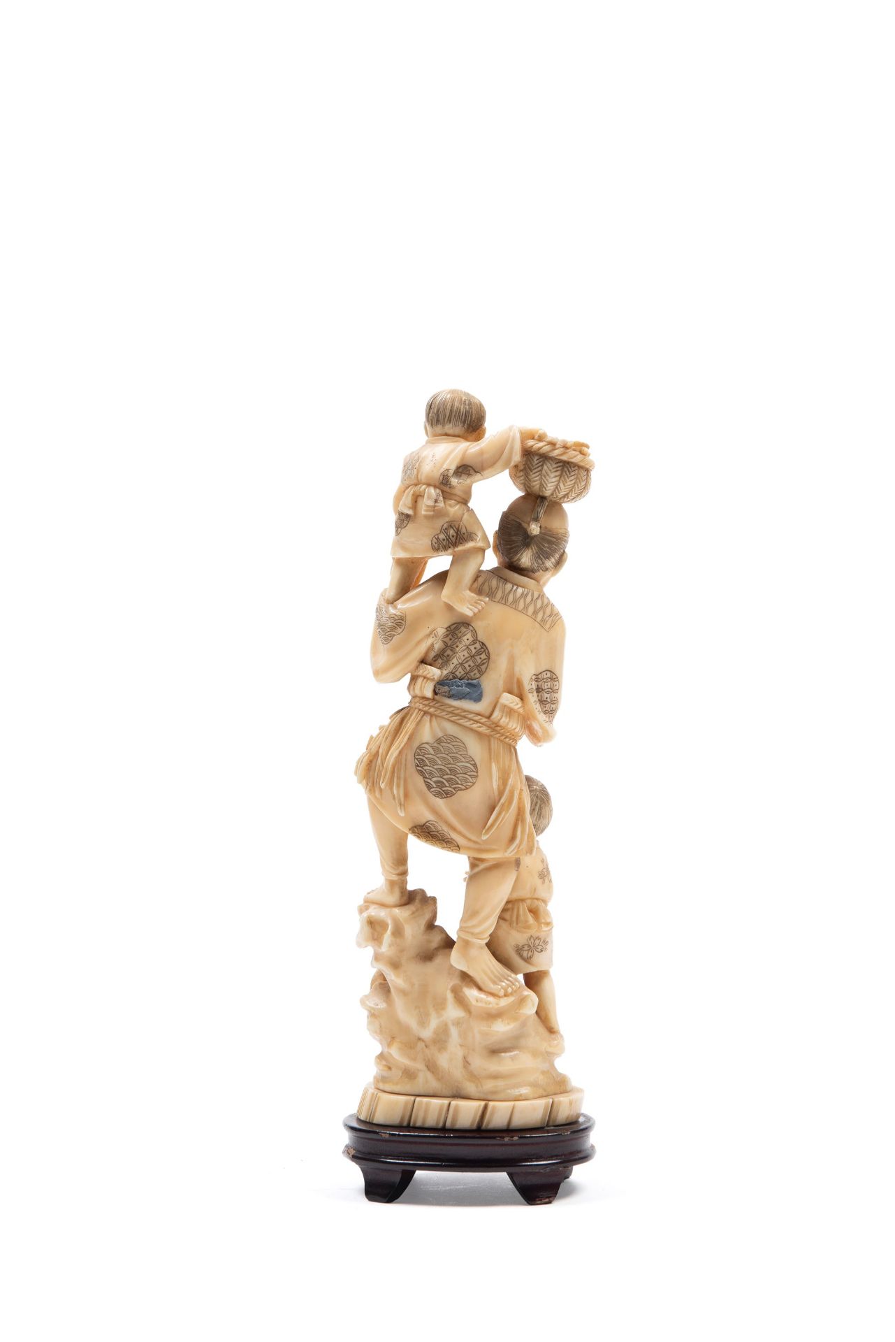 â˜¼IVORY OKIMONO, Japan, Meiji period (1868-1912) - Bild 2 aus 2