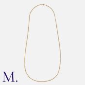 A Curb Link Chain in 9ct yellow gold, with lobster clasp fastening. Hallmarked for 9ct gold. Size: