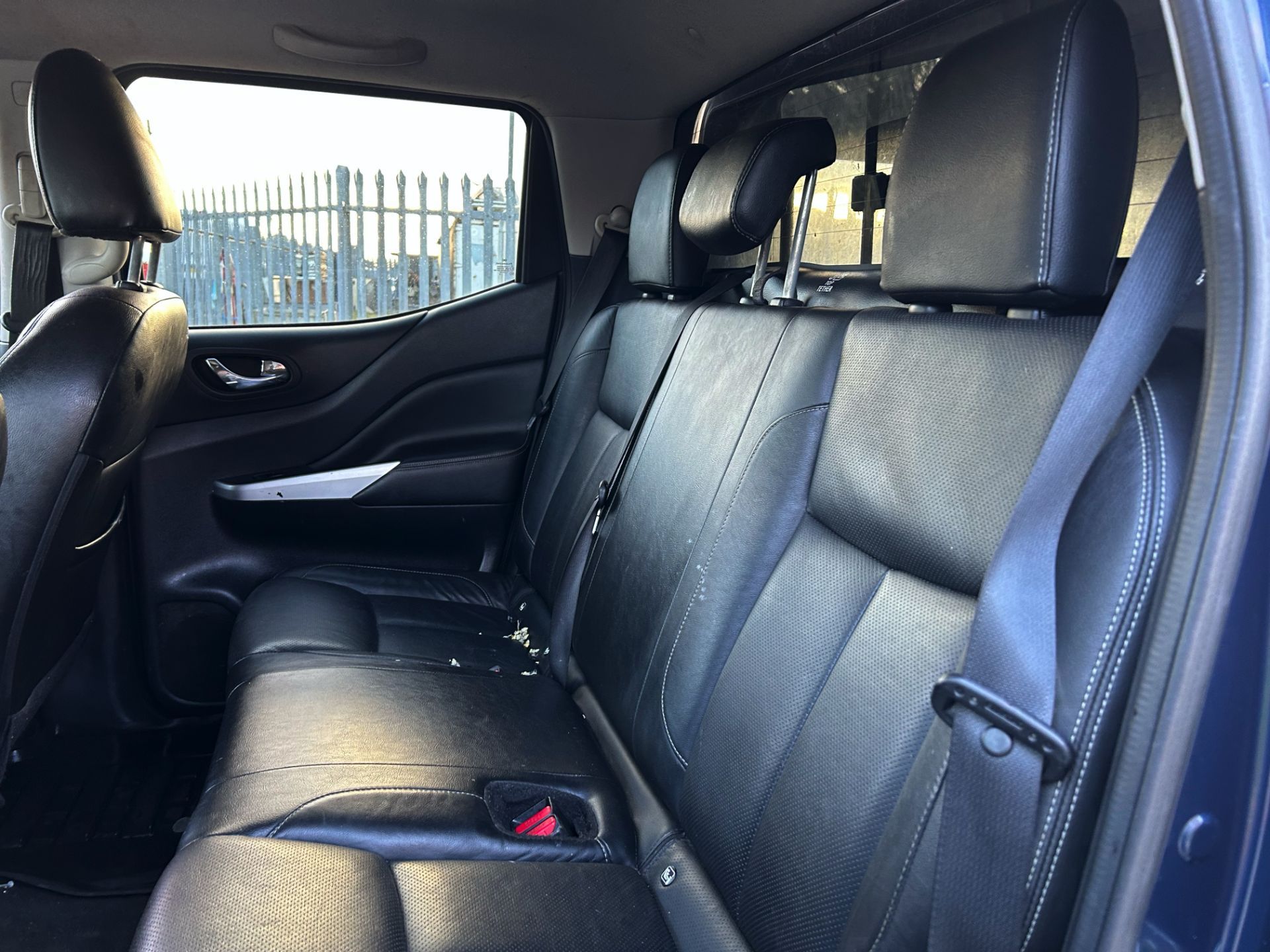 (ON SALE) NISSAN NAVARA 2.3 DCI 190 4WD TEKNA CREW CAB PICK UP (68 REG) AUTO S/S 12 x SERVICE STAMP - Image 14 of 18