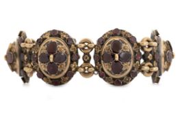 FRENCH SILVER-GILT BRACELET, MID / LATE 19TH CENTURY