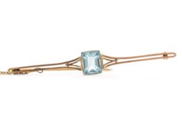 ART DECO AQUAMARINE BAR BROOCH,
