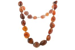 AGATE BEAD NECKLACE, 19TH CENTURY