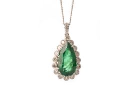 EMERALD AND DIAMOND PENDANT,
