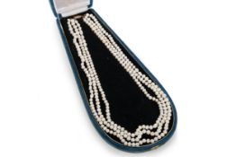 CULTURED PEARL NECKLACE,