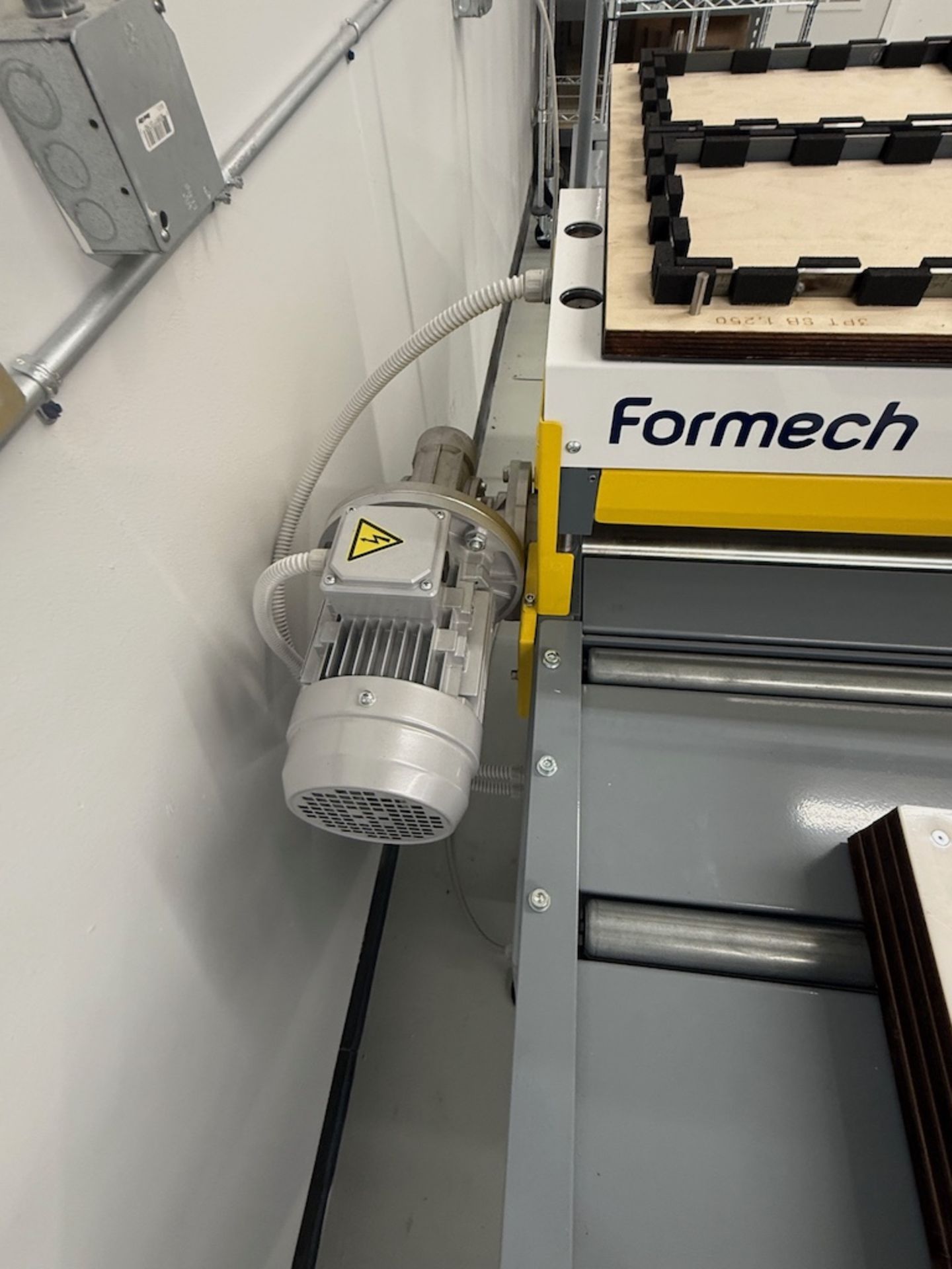 Formtech TF686 Vacuum Former (2024) w/Formtech RP700 Roller Press (2023 ...