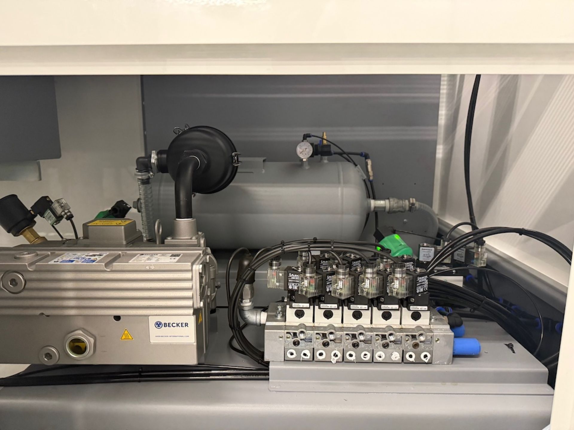 Formtech TF686 Vacuum Former (2024) w/Formtech RP700 Roller Press (2023 ...