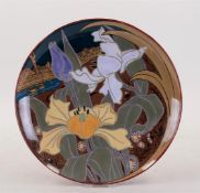 H.G.A. Huyvenaar for Rozenburg 1902/1903. An earthenware dish with floral decoration. Diam. 33 cm.