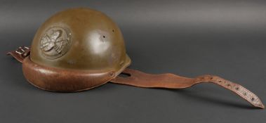 Casque chars de combats 193538. Coque en metal, peinture kaki d usine a 95%, attribut modele 1937