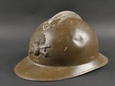 Casque Adrian 1926 artillerie. Modele 1926, peinture kaki a 80%, attribut modele 1915 de l