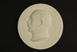 Medaillon en biscuit avec un portrait du Marechal de profil au centre, signe F.Cogne.  Diametre