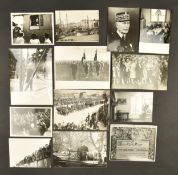 Lot de treize photographies illustrant notamment l’Entraide d’Hiver du marechal, trois cliches du