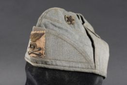 Calot d'officier de l'artillerie italienne. En gabardine grise. Grade de Maggiore en cannetille or