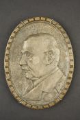 Medaillon portrait du marechal. Medaillon ovale en bronze argente signe Rappo representant un