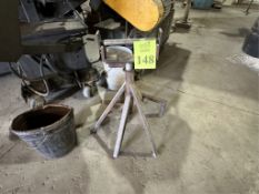 MATERIAL ROLLER STAND