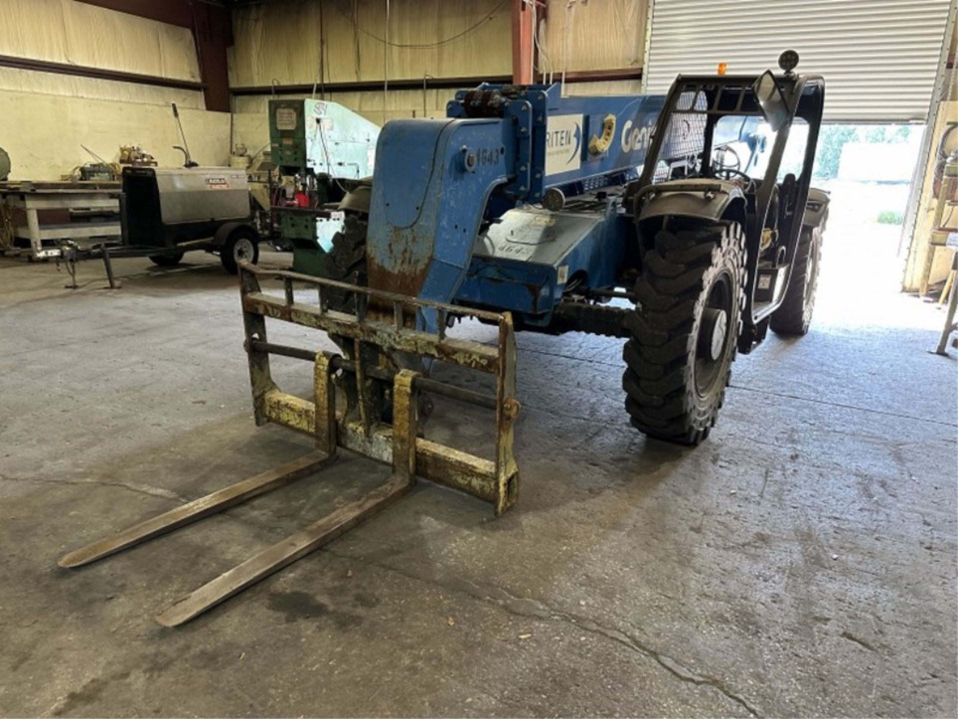GENIE GTH-844 TELEHANDLER - Image 2 of 8