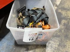 LOT CONSISTING OF ASSORTED RATCHETS STRAPS