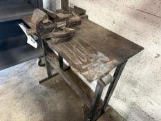 METAL WORKBENCH WITH VICE