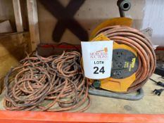 LOT CONSISTING OF ASSORTED EXTENSION CORDS