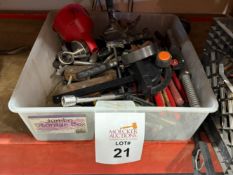 LOT CONSISTING OF ASSORTED HAND TOOLS