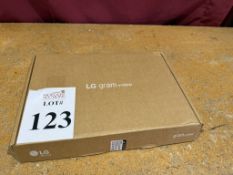 LG GRAM +VIEW MODEL 16MQ70