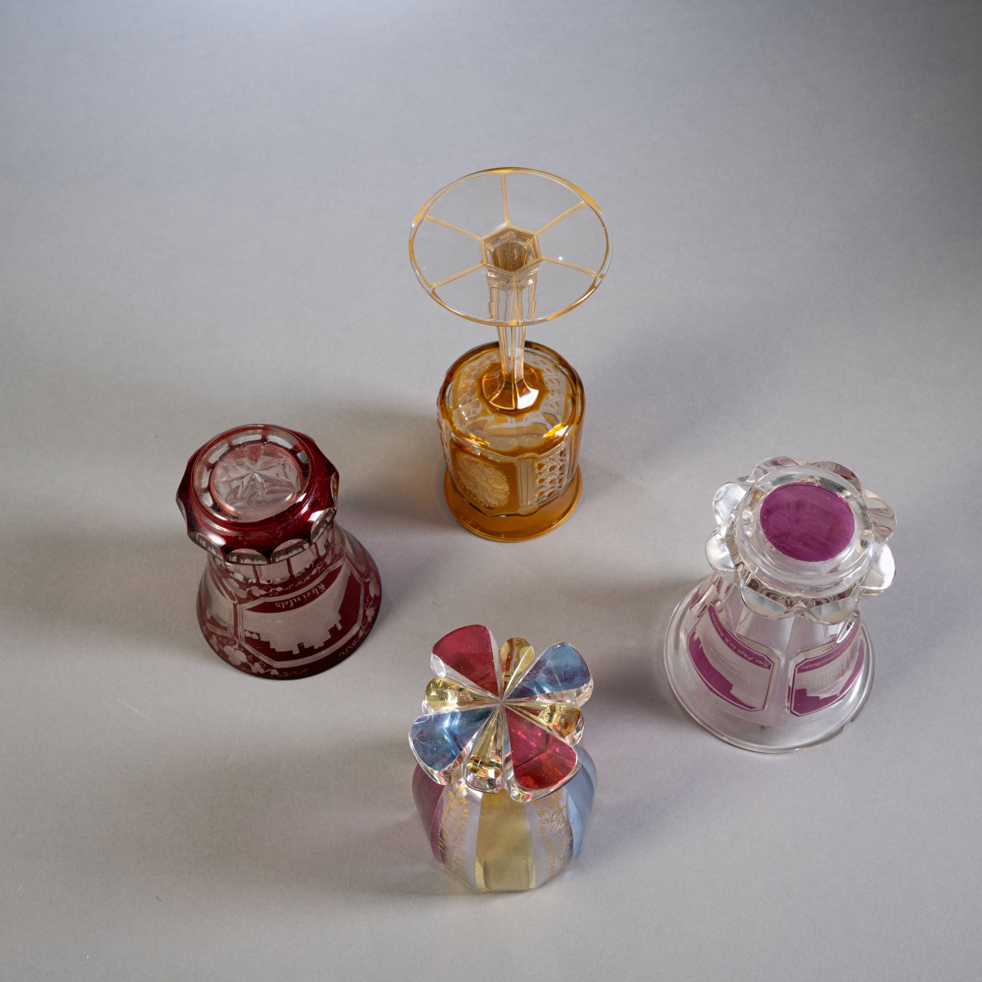 Zwei Badegläser, Becher und Weinglas - Bild 4 aus 4