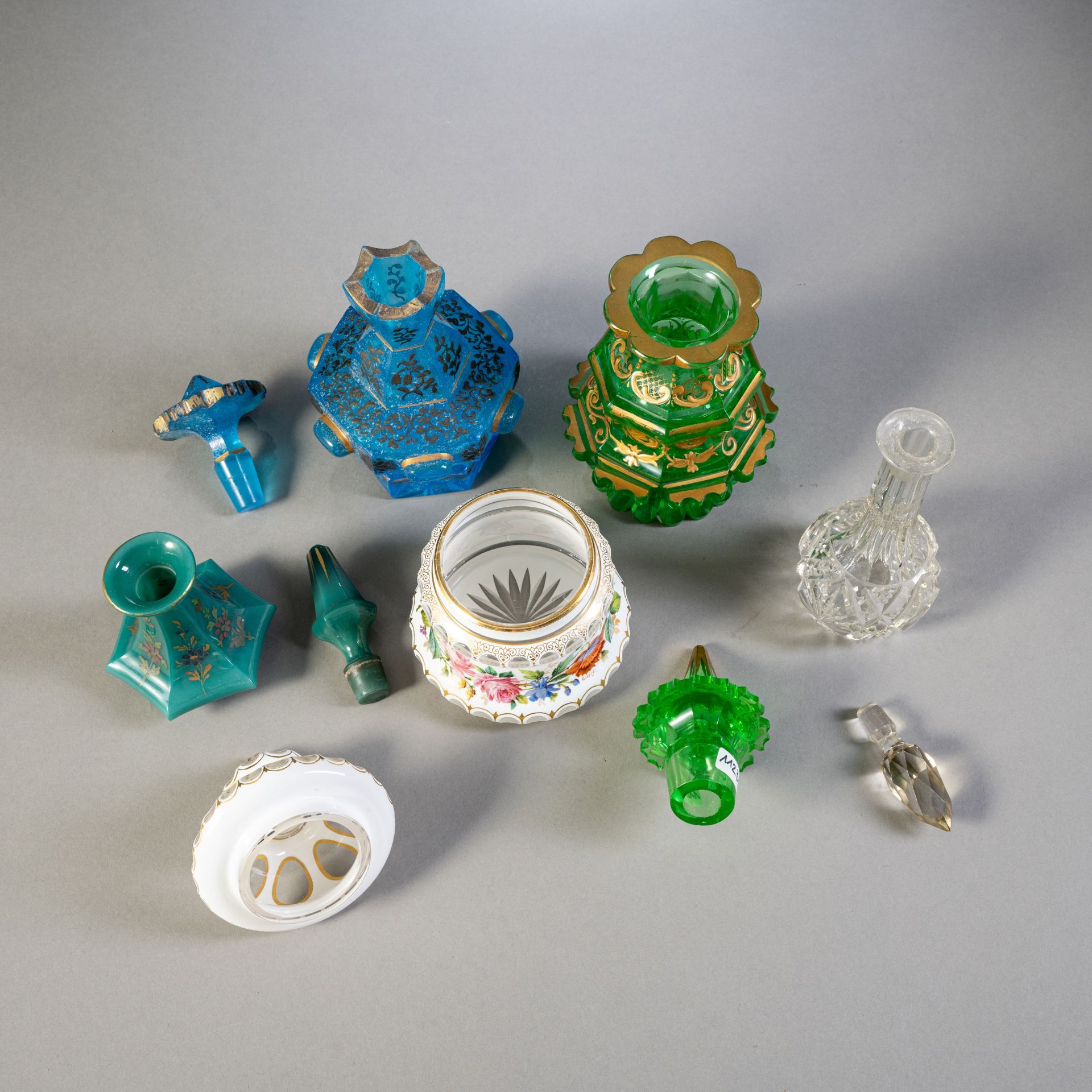 Fünf Flakons - Bild 3 aus 4